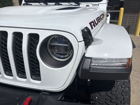 Used 2022 Jeep Wrangler Unlimited Rubicon w/ Xtreme Recon 35" Tire Package AWD/4WD image 24