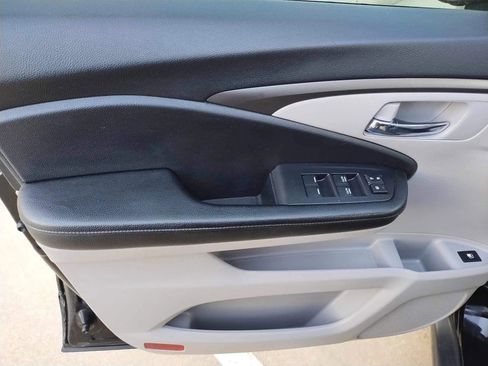 Used 2019 Honda Pilot LX image 27