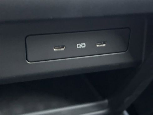 Used 2025 Porsche Cayenne GTS image 25