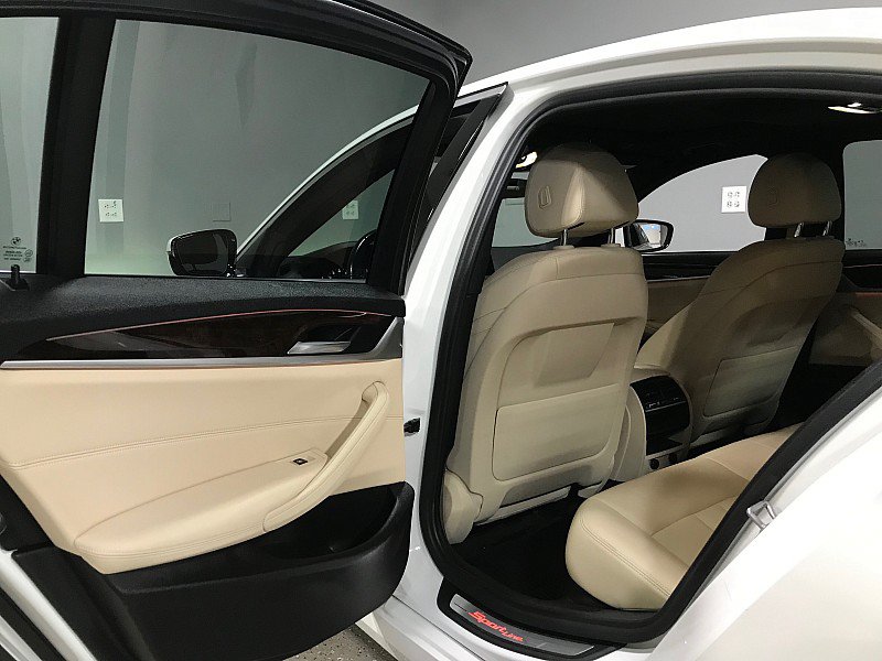 Used 2018 BMW 530i RWD image 15