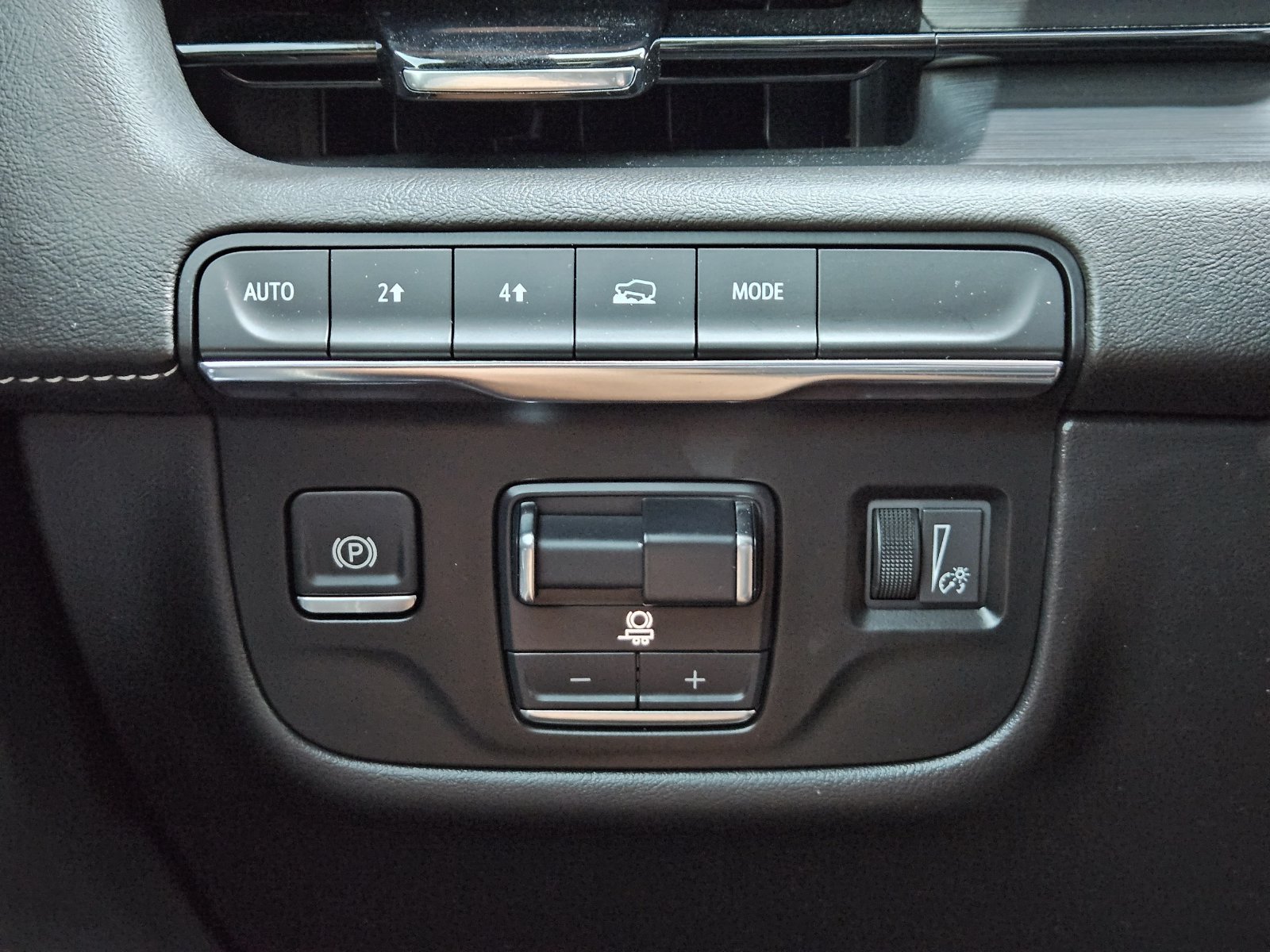 Certified 2024 Cadillac Escalade Sport AWD/4WD image 24