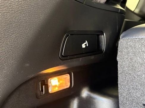 Used 2023 Mitsubishi Outlander SE AWD/4WD image 5