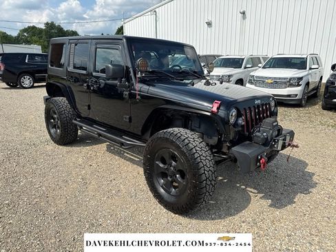 Used 2015 Jeep Wrangler Unlimited Sahara AWD/4WD image 7