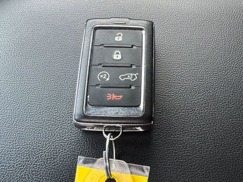 Used 2022 Jeep Grand Cherokee L Limited AWD/4WD image 37