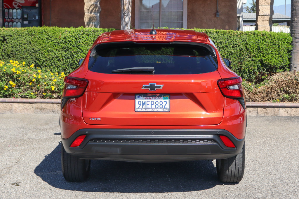 Used 2024 Chevrolet Trax LS w/ LS Convenience Package FWD image 7