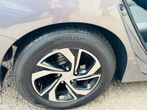 Used 2017 Honda Accord LX image 17