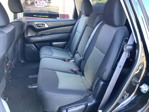 Used 2020 Nissan Pathfinder S image 12