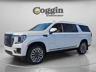 Used 2023 GMC Yukon XL Denali Ultimate w/ LPO, Floor Liner Package AWD/4WD video 1