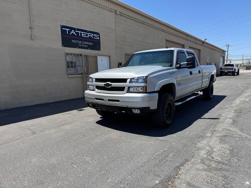 Used 2006 Chevrolet Silverado 3500 LT w/ Heavy-Duty Power Package AWD/4WD image 2