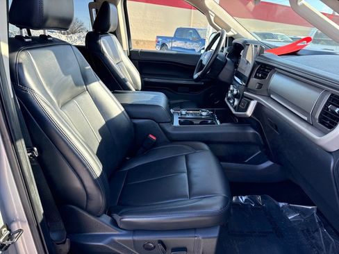 Certified 2022 Ford Expedition XLT image 9