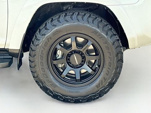 Certified 2023 Toyota 4Runner TRD Off-Road Premium AWD/4WD image 31