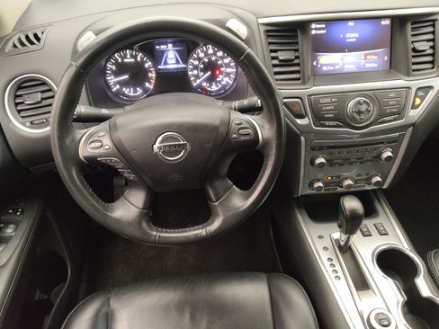 Used 2017 Nissan Pathfinder SL AWD/4WD image 22