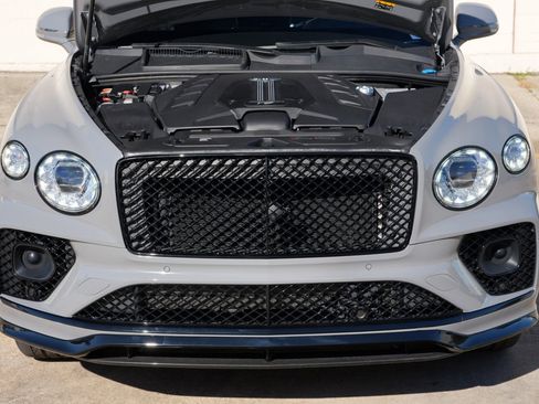 Used 2022 Bentley Bentayga AWD/4WD image 8