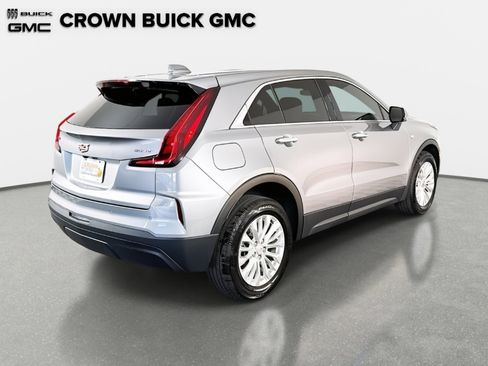 Used 2024 Cadillac XT4 Luxury w/ Cold Weather Package image 6