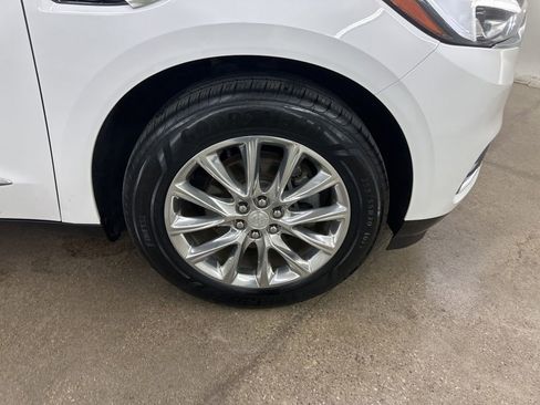 Used 2019 Buick Enclave Essence AWD/4WD image 15