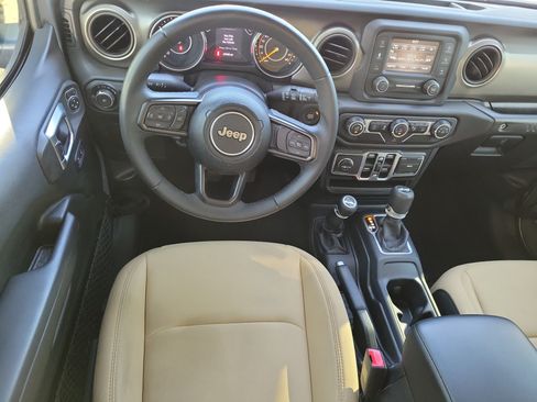 Used 2018 Jeep Wrangler Unlimited Sport S AWD/4WD image 6