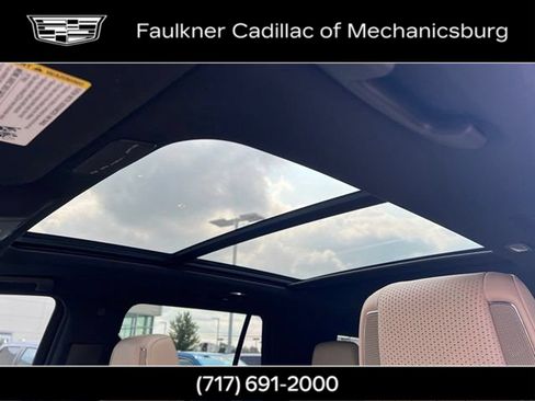 Used 2023 Cadillac Escalade Premium Luxury RWD image 23