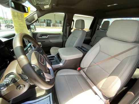 Used 2025 GMC Sierra 1500 SLT AWD/4WD image 12