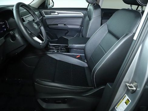 Used 2023 Volkswagen Atlas SE w/ Panoramic Sunroof Package AWD/4WD image 19