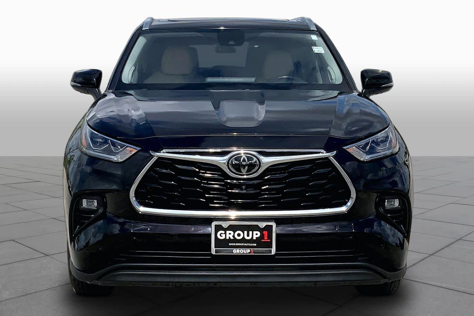 Used 2020 Toyota Highlander Limited FWD image 4
