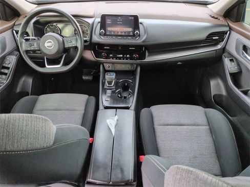 Used 2021 Nissan Rogue SV image 15