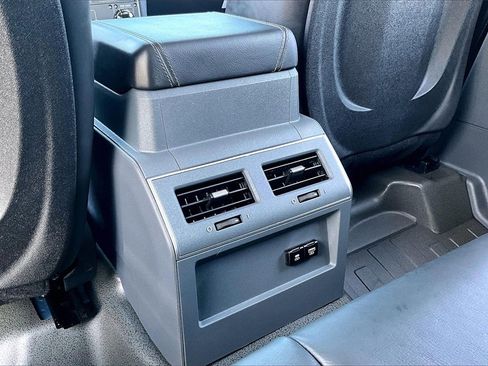 Used 2024 INEOS Grenadier Fieldmaster Edition image 10