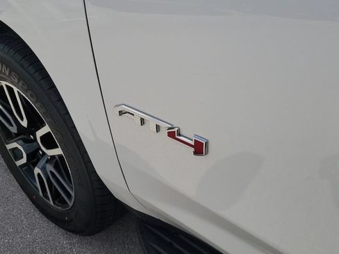 Used 2022 GMC Yukon AT4 w/ Technology Package AWD/4WD image 11