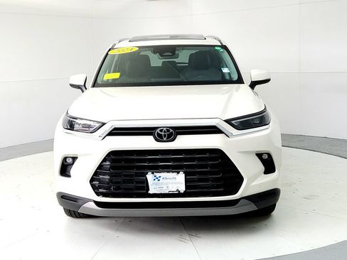 Used 2024 Toyota Grand Highlander AWD image 8