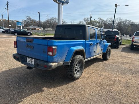 Used 2023 Jeep Gladiator Willys image 4