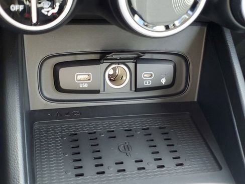 New 2026 Hyundai Venue SEL image 28