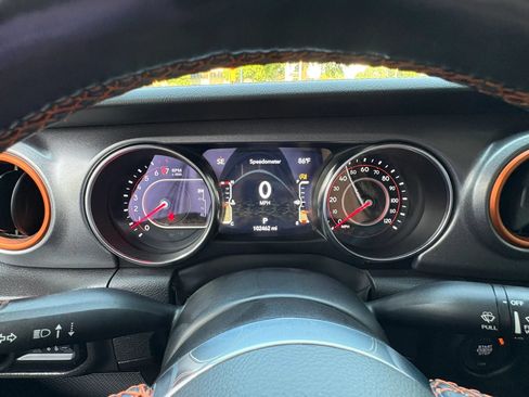 Used 2022 Jeep Gladiator Mojave w/ Cold Weather Group AWD/4WD image 35