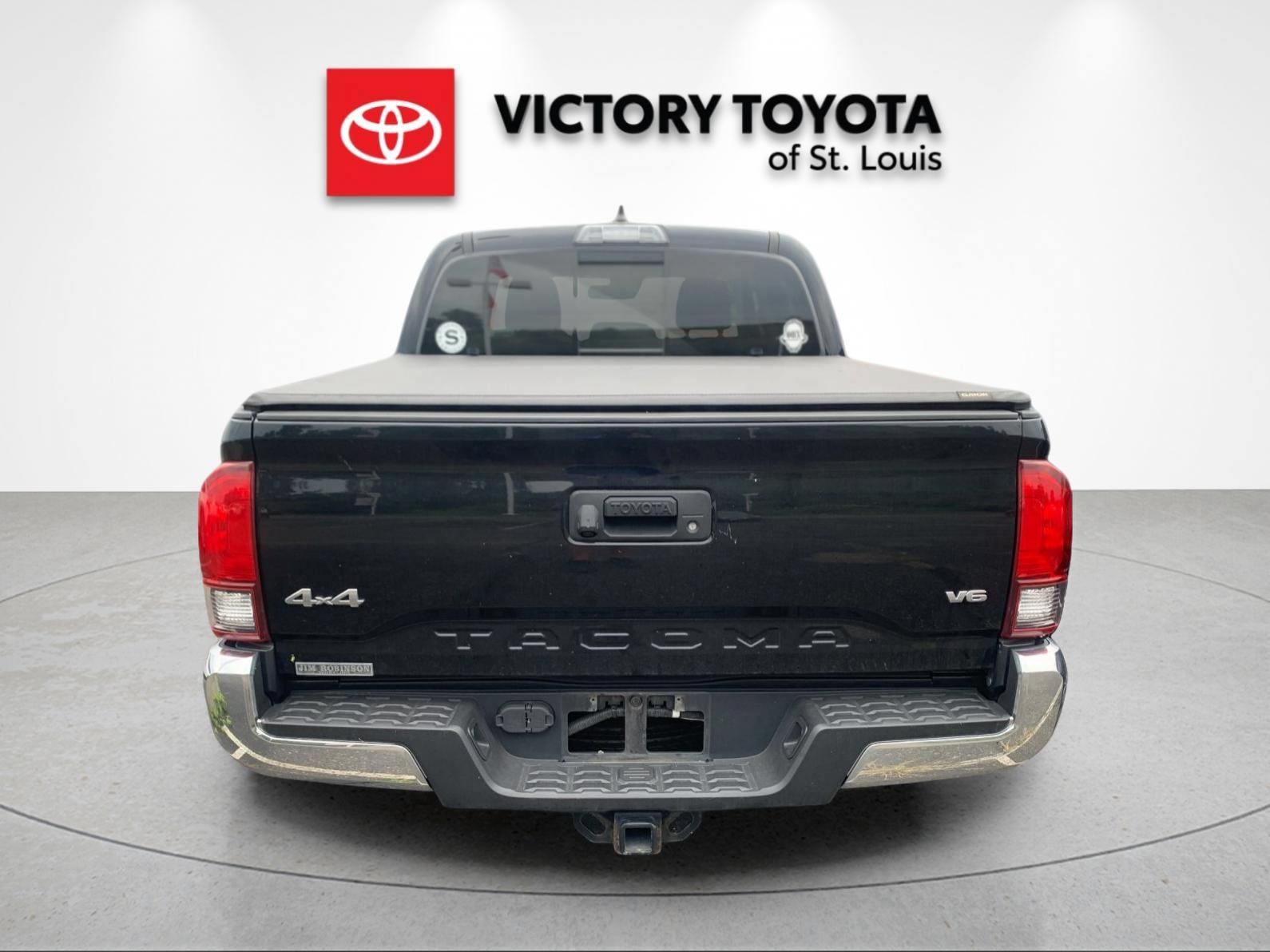 Used 2019 Toyota Tacoma SR5 AWD/4WD image 3