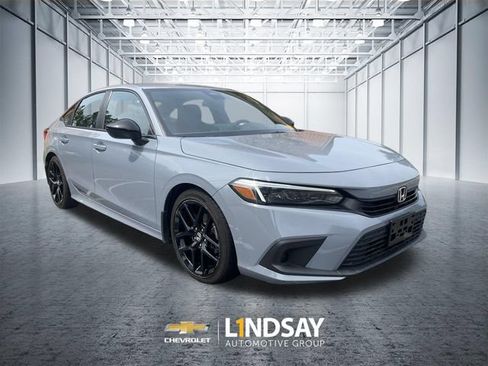 Used 2024 Honda Civic Sport image 2