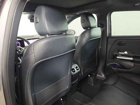 Used 2025 Mercedes-Benz GLA 250 4MATIC image 38