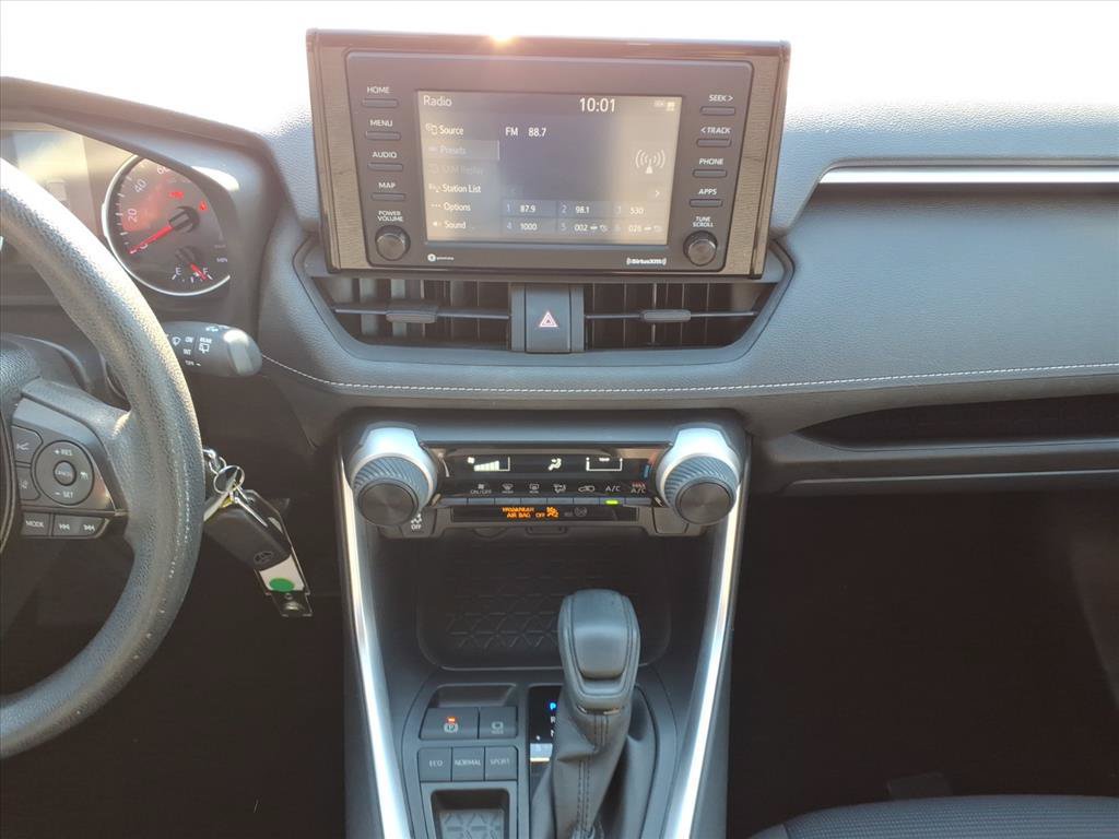 Used 2021 Toyota RAV4 LE FWD image 29