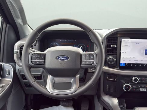 Used 2025 Ford F150 Lightning XLT AWD/4WD image 12