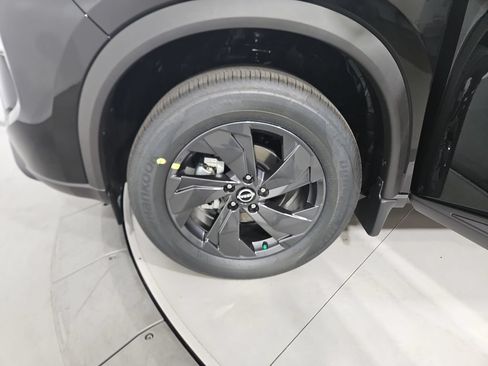 New 2026 Nissan Rogue SV AWD/4WD image 25