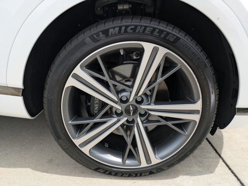 Used 2025 Genesis GV80 3.5T e-SC AWD/4WD image 9