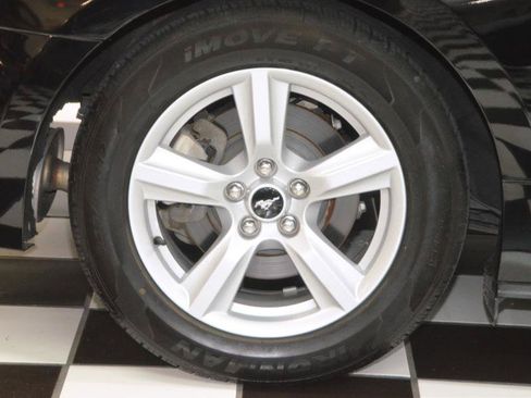 Used 2016 Ford Mustang Coupe RWD image 13
