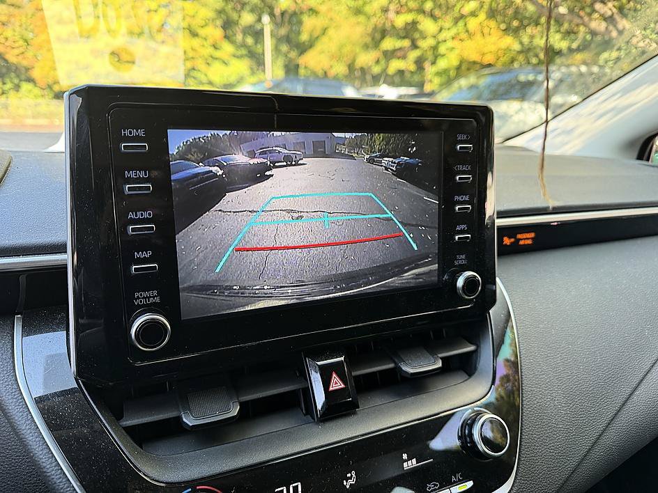 Used 2020 Toyota Corolla LE FWD image 17
