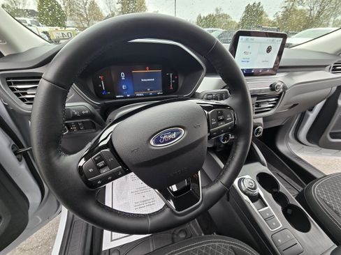 Used 2025 Ford Escape Active w/ Cold Weather Package AWD/4WD image 17