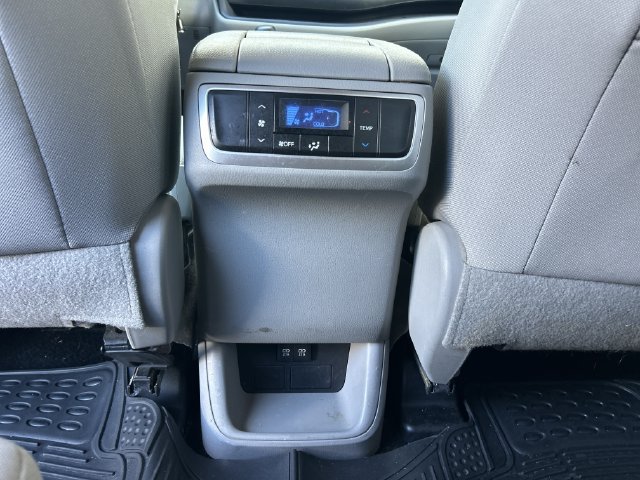 Used 2019 Toyota Highlander LE FWD image 30