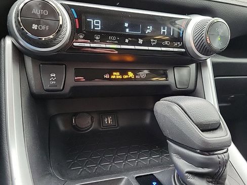 Used 2024 Toyota RAV4 LE image 21