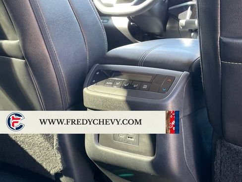 Used 2025 Nissan Pathfinder SL AWD/4WD image 38