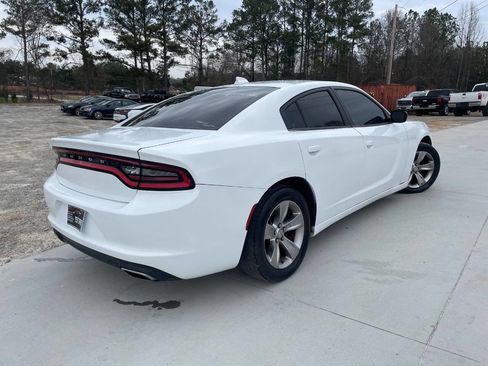 Used 2017 Dodge Charger SXT RWD image 6