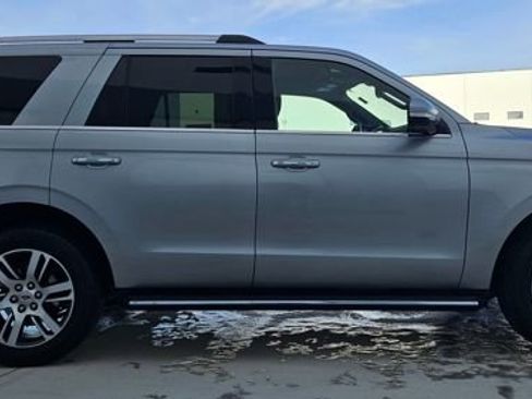Used 2023 Ford Expedition Limited image 6