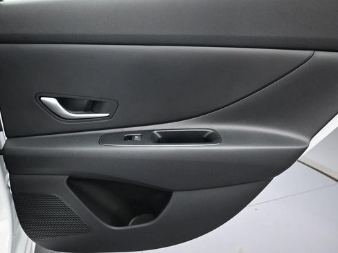 New 2026 Hyundai Elantra SE FWD image 28