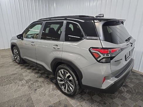 Used 2025 Subaru Forester Touring image 9