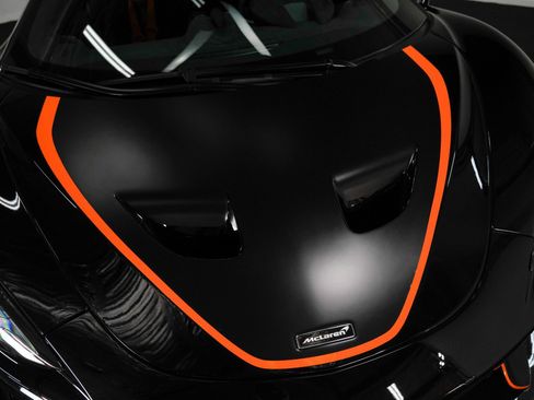 Used 2020 McLaren 620R image 17