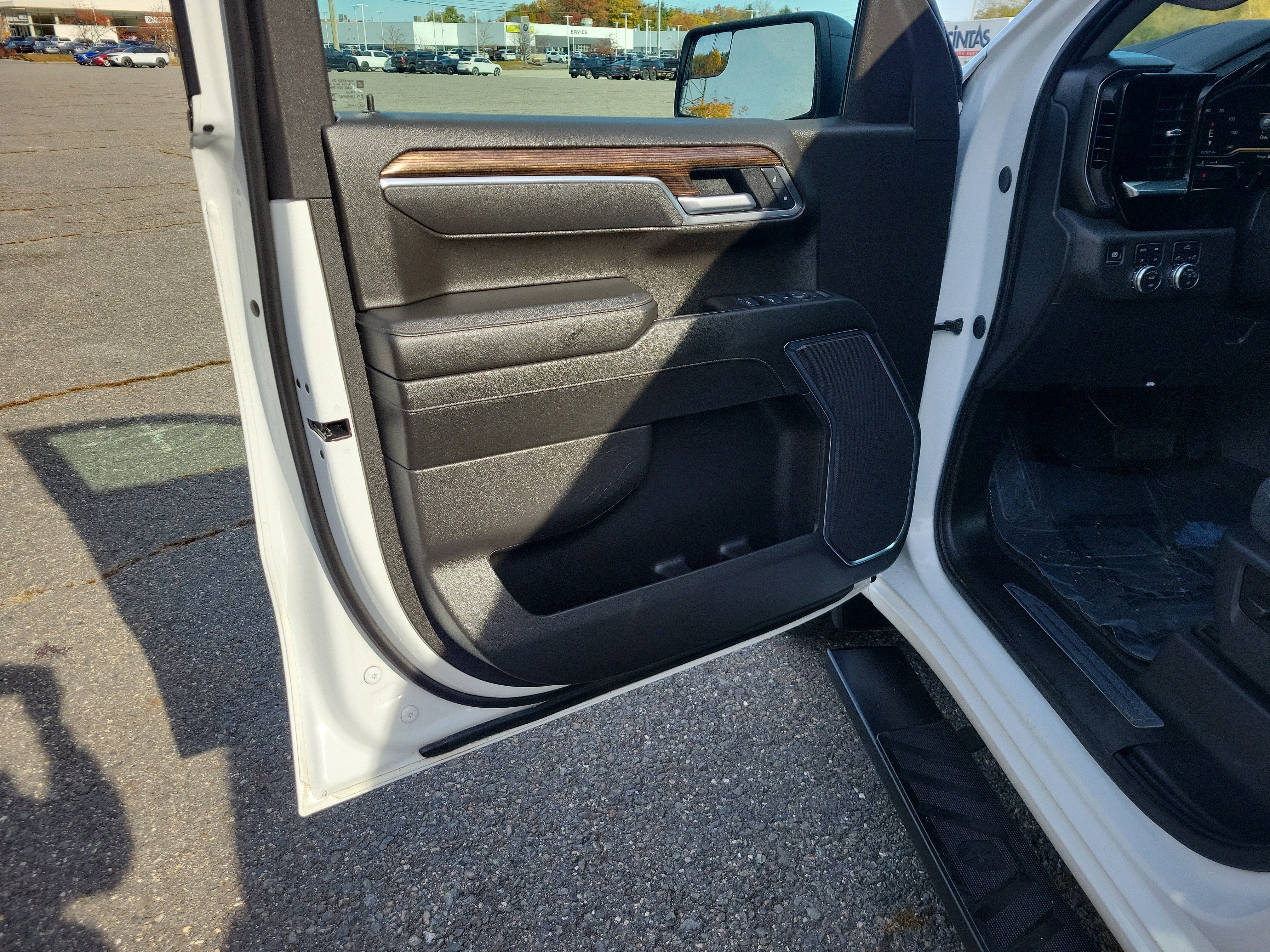 Used 2025 GMC Sierra 1500 Elevation w/ X31 Off-Road Package AWD/4WD image 15